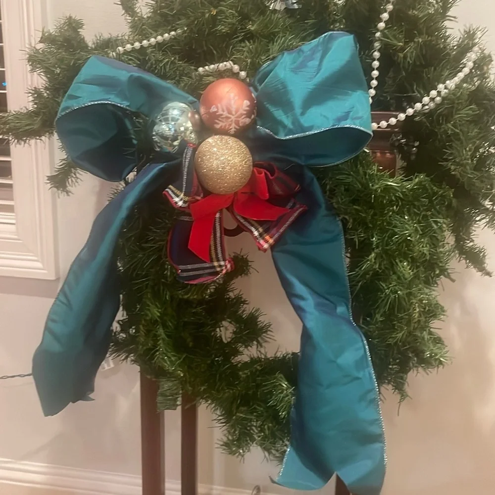 Holiday Christmas wreath plaid ribbon ornaments turquoise bow medium size